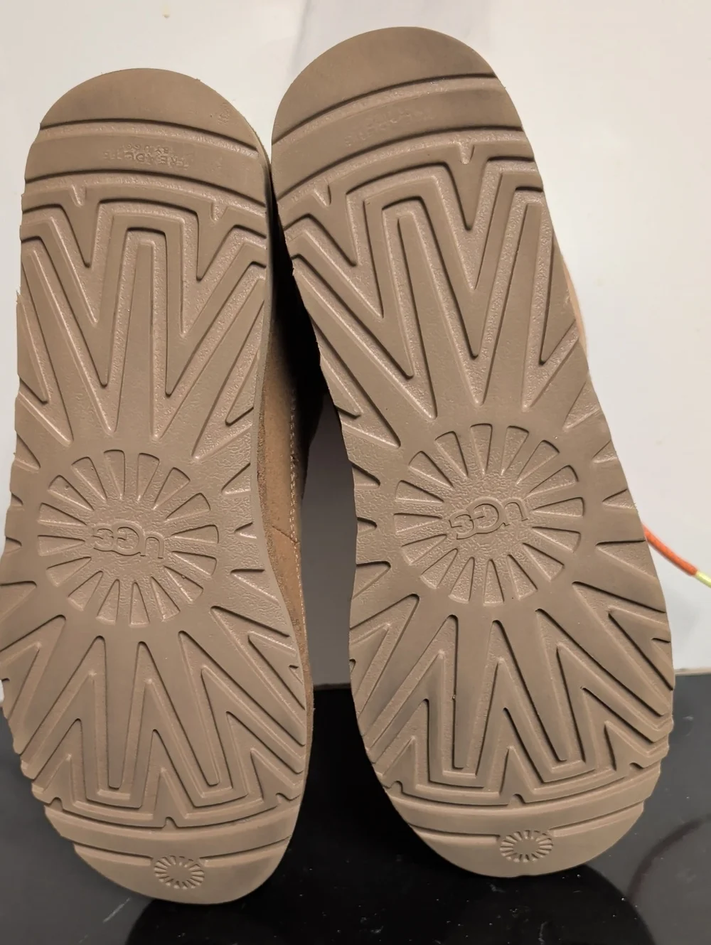 UGG® Women's Highland Heritage Sneakers Size 9 Used Great MSRP $120